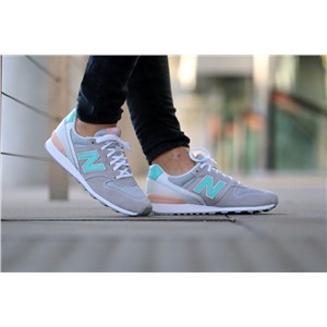  Кроссовки женские Adidas. Артикул 332933