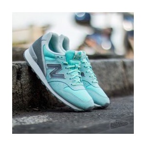  Кроссовки женские Adidas. Артикул 332850
